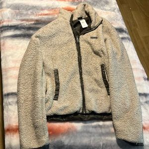 Patagonia Jacket sz Med (made like a small)Has a small burn mark not noticeable